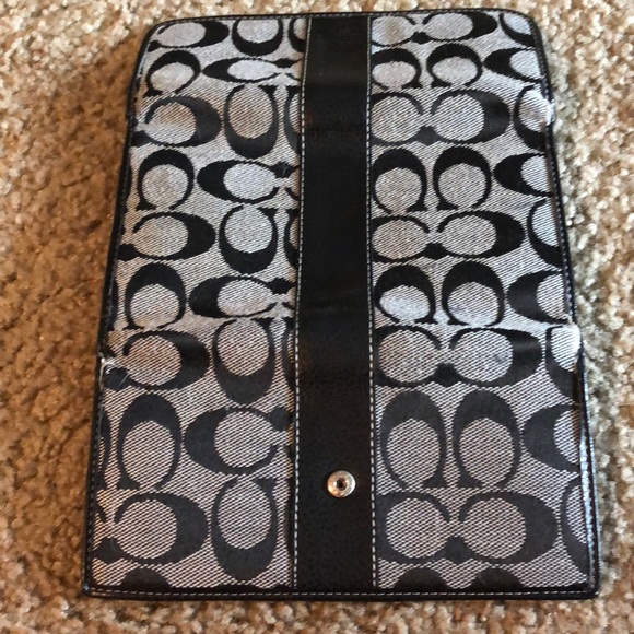 Coach Clutch Wallet - Great Shape - Picture 4 of 4